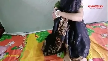 Indian bitch fucks hardcore in hotel with hindi audio