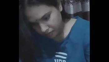 Sexy girl gets naughty on live sex chat